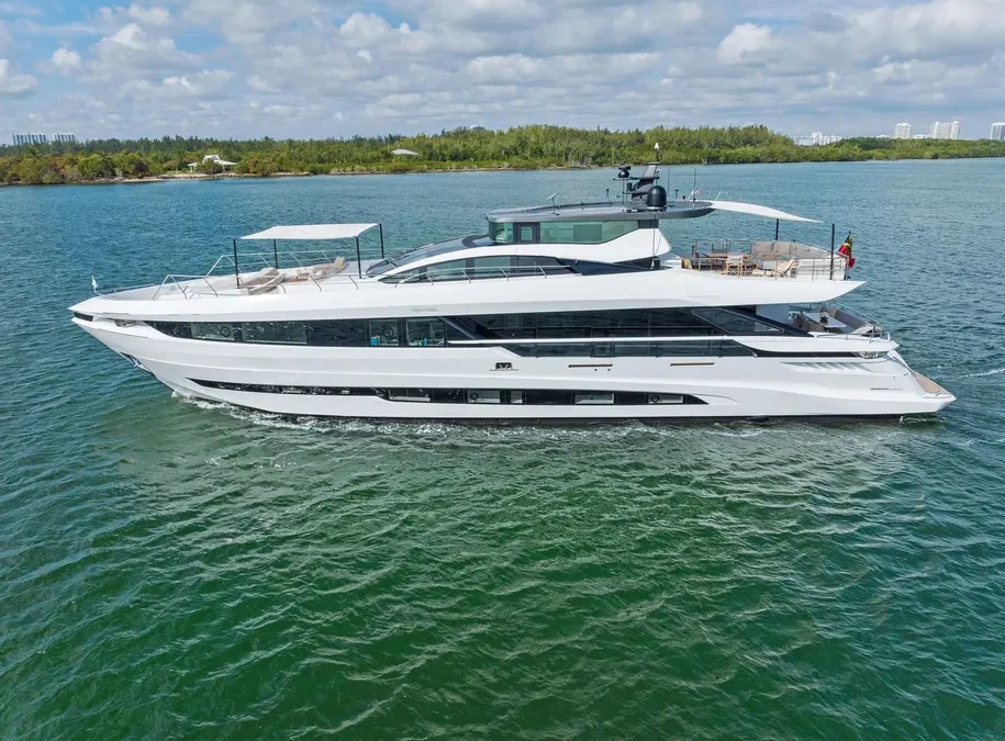109′ Mangusta 2020 